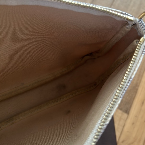 Louis Vuitton Pouchette - Picture 15 of 16